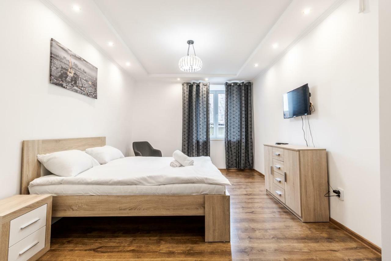 Homey Apartment リヴィウ エクステリア 写真