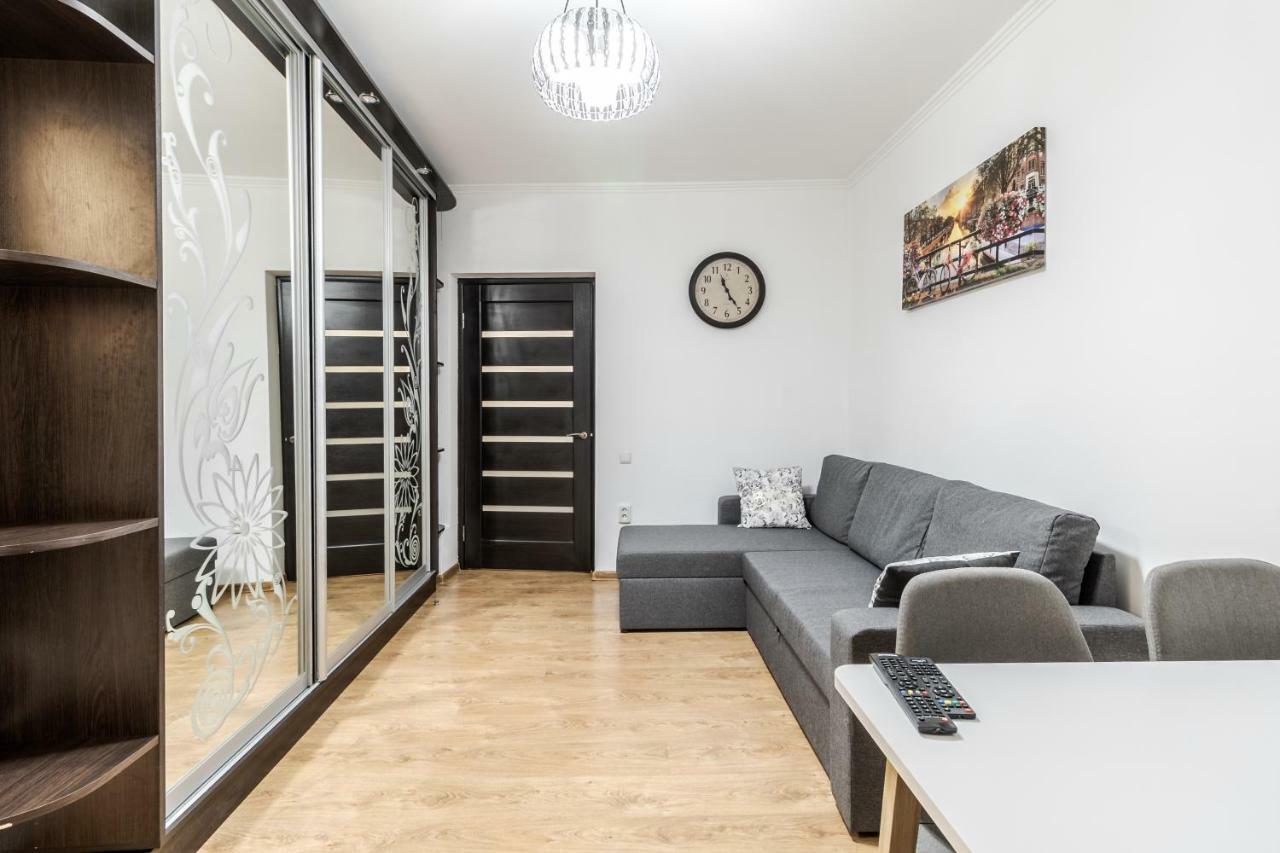Homey Apartment リヴィウ エクステリア 写真