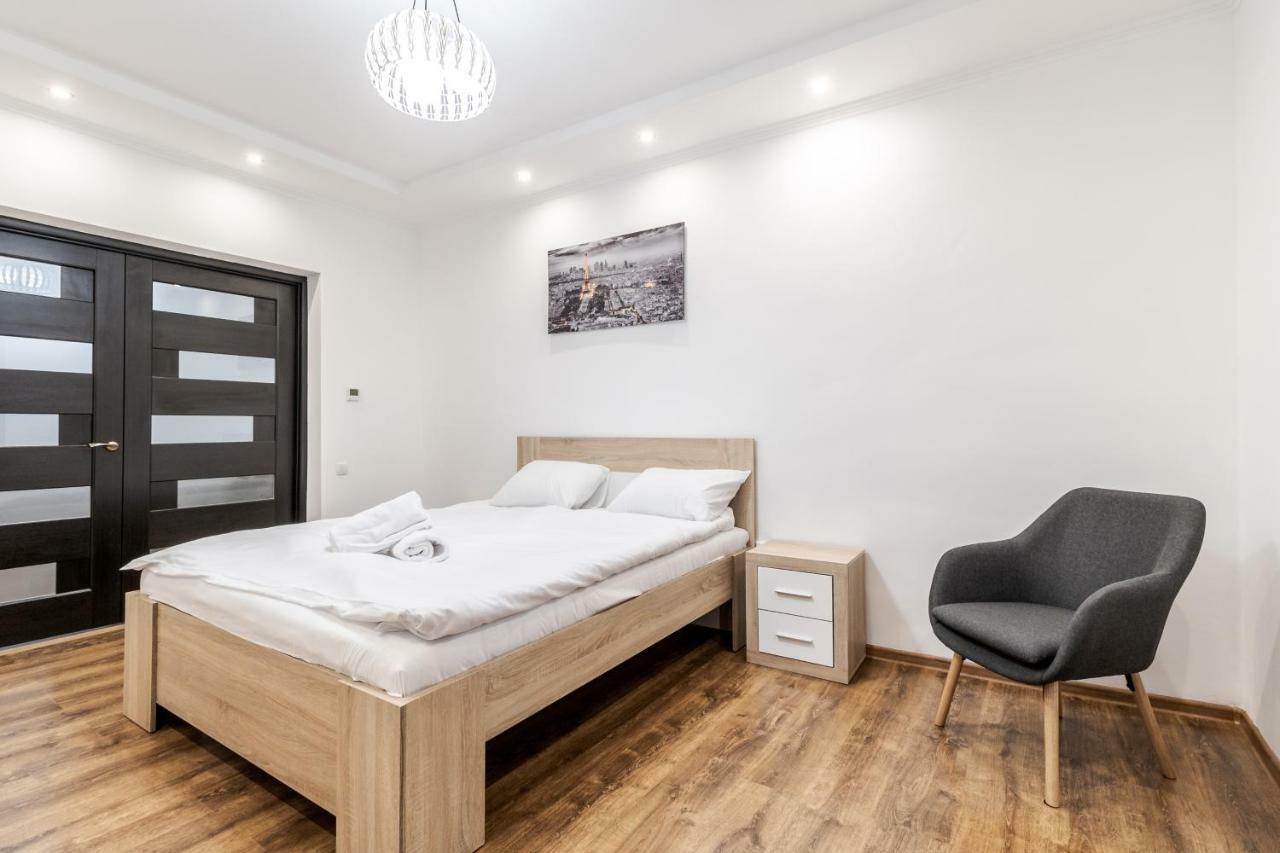 Homey Apartment リヴィウ エクステリア 写真